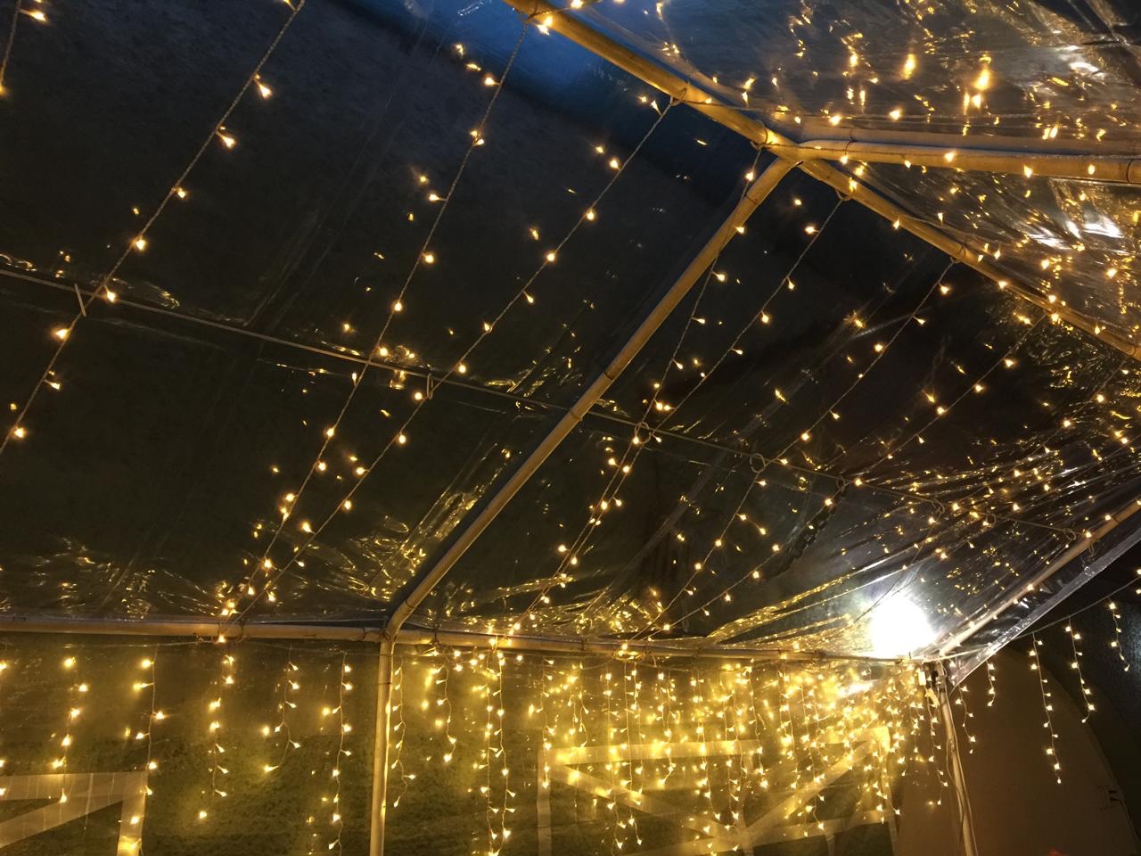 Carpa transparente iluminada para evento
